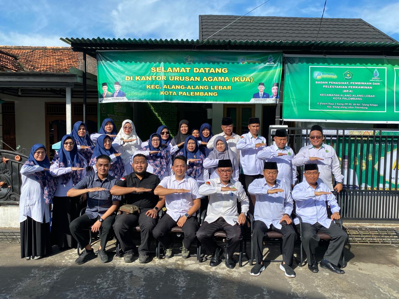 FOTO BERSAMA - usai launching pengajian MATA BATIN (Majelis Taklim Bagi ASN Tiap Senin) pada Senin, 6 April 2026.